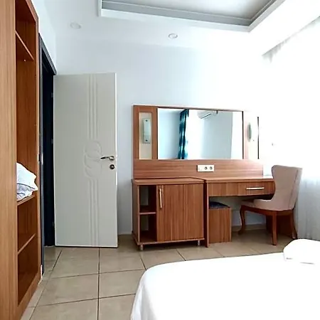 Hotel Wonder Life Side