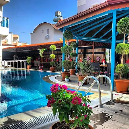 Hotel Wonder Life Side